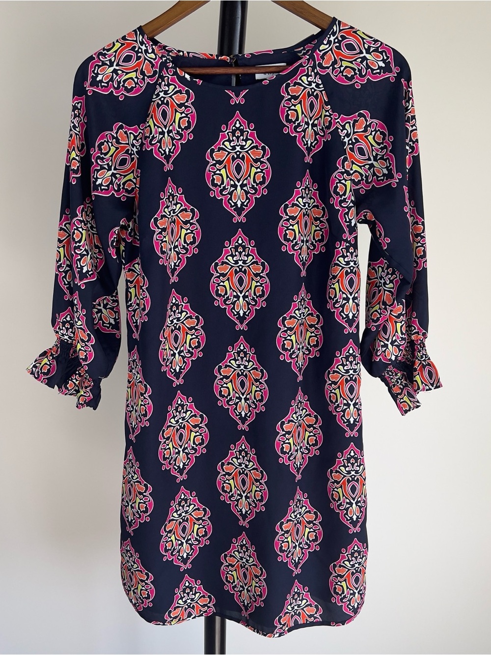 Crown & Ivy Navy Pink Medallion Shift‎ Dress